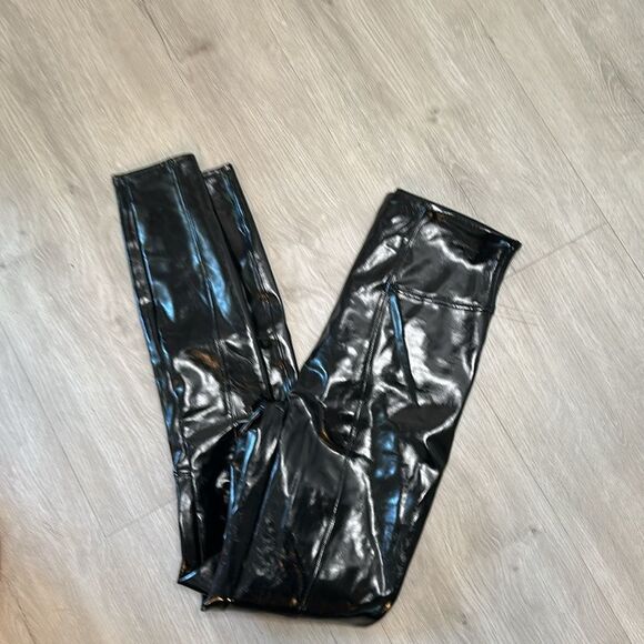 Spanx Faux Patent Leather Leggings in Classic Black Size S - Picture 5 of 16